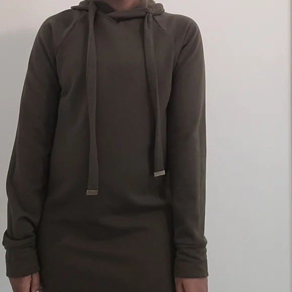 Sweatshirt dress - Picture 2 of 3